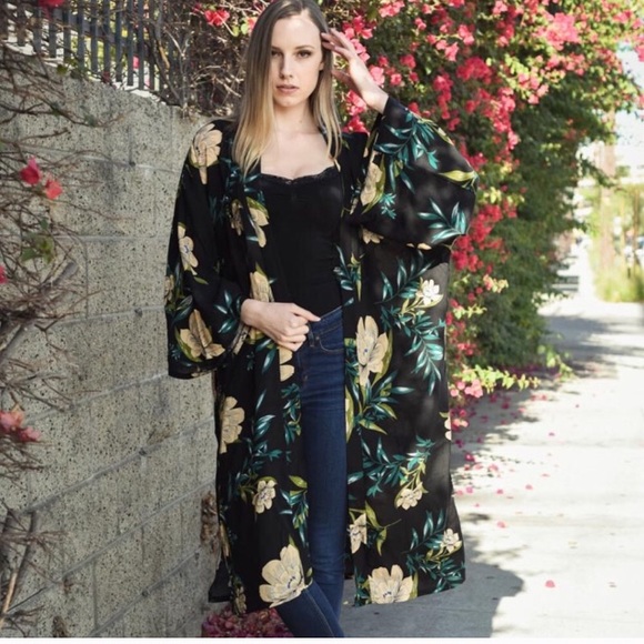 Last 1 New Gorgeous Boho Floral Kimono Duster - Picture 3 of 6